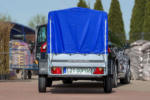 Remorque à un essieu 200x106 UNITRAILER GARDEN 200 KIPP avec châssis H-800 et bâche bleue – Image 5