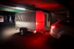 Remorque porte-voitures 230x125 UNITRAILER GARDEN 230 KIPP avec ridelles BIS, châssis H-800 et bâche grise – Image 4