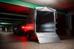 Remorque porte-voitures 230x125 UNITRAILER GARDEN 230 KIPP avec ridelles BIS, châssis H-800 et bâche grise – Image 3